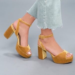 ISO Chinese Laundry Theresa velvet platforms